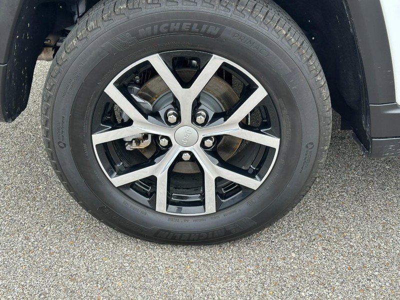 Used 2025 Jeep Grand Cherokee Limited w/ Luxury Tech Group II image 7