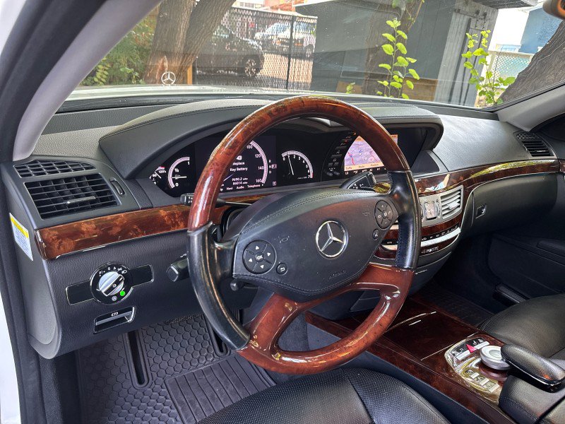 Used 2013 Mercedes-Benz S 550 4MATIC image 17