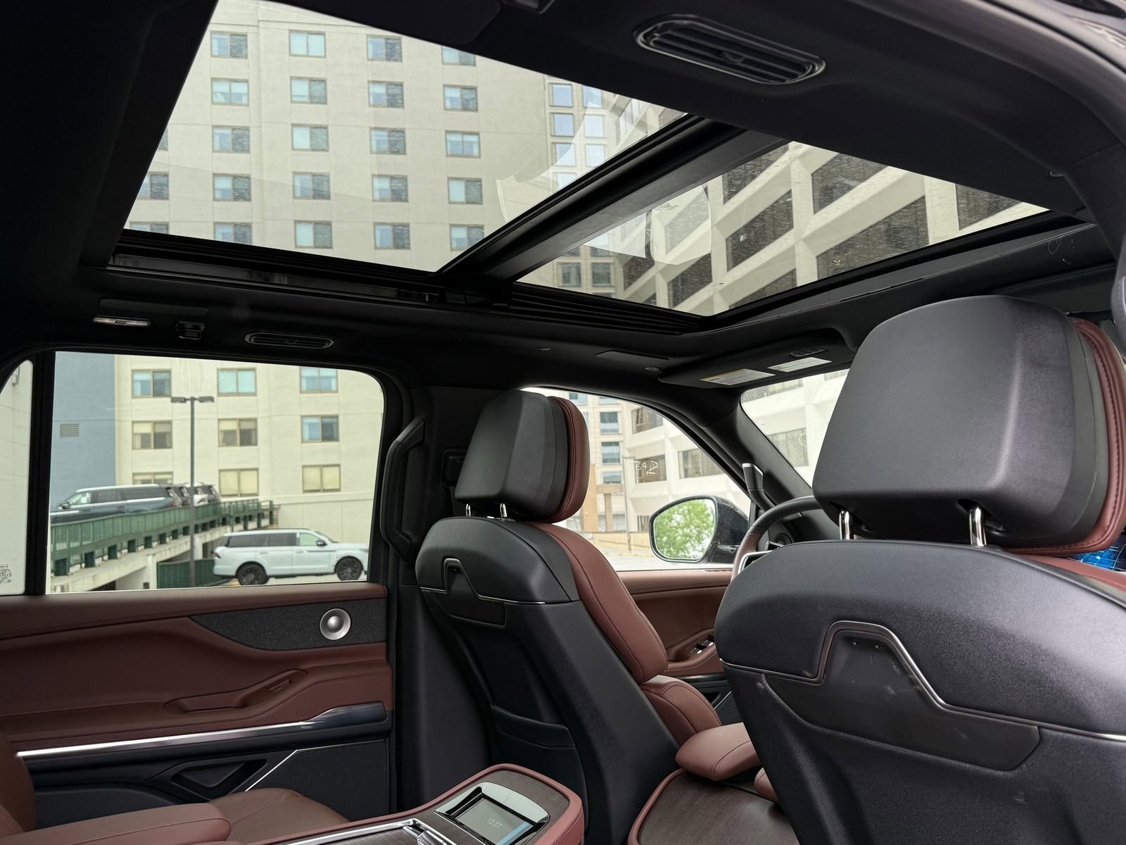 New 2026 Lincoln Navigator Reserve AWD/4WD image 8