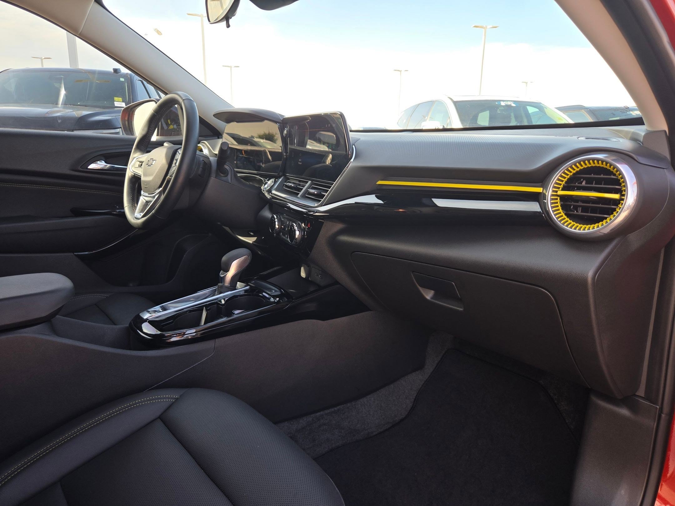 Used 2024 Chevrolet Trax ACTIV w/ Sunroof Package FWD image 26