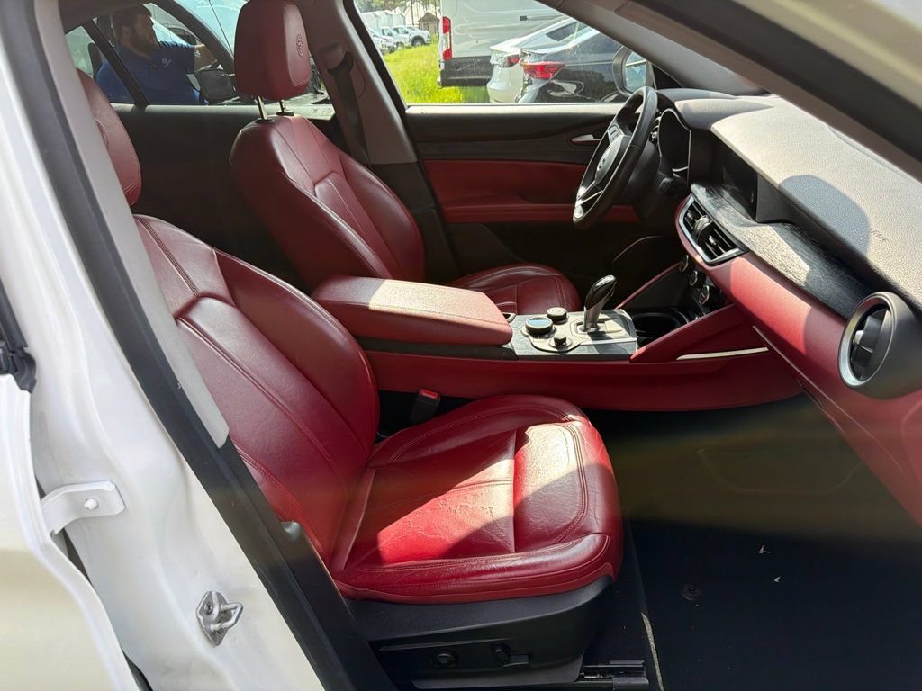 Used 2019 Alfa Romeo Stelvio w/ Nero Edizione RWD image 18