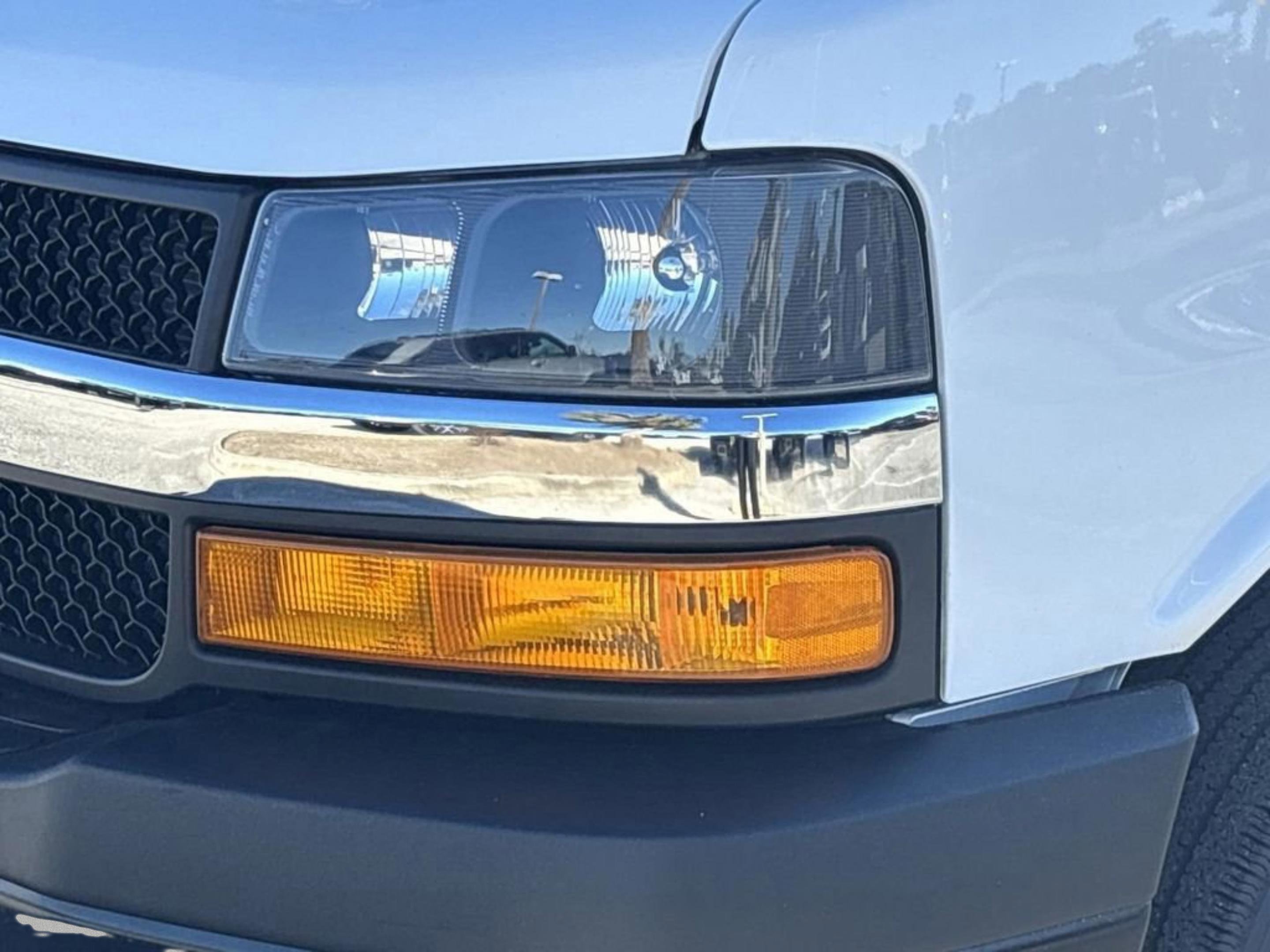Used 2024 Chevrolet Express 2500 w/ Driver Convenience Package RWD image 27