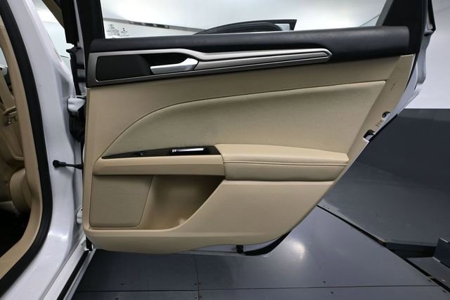 Used 2016 Ford Fusion SE FWD image 38
