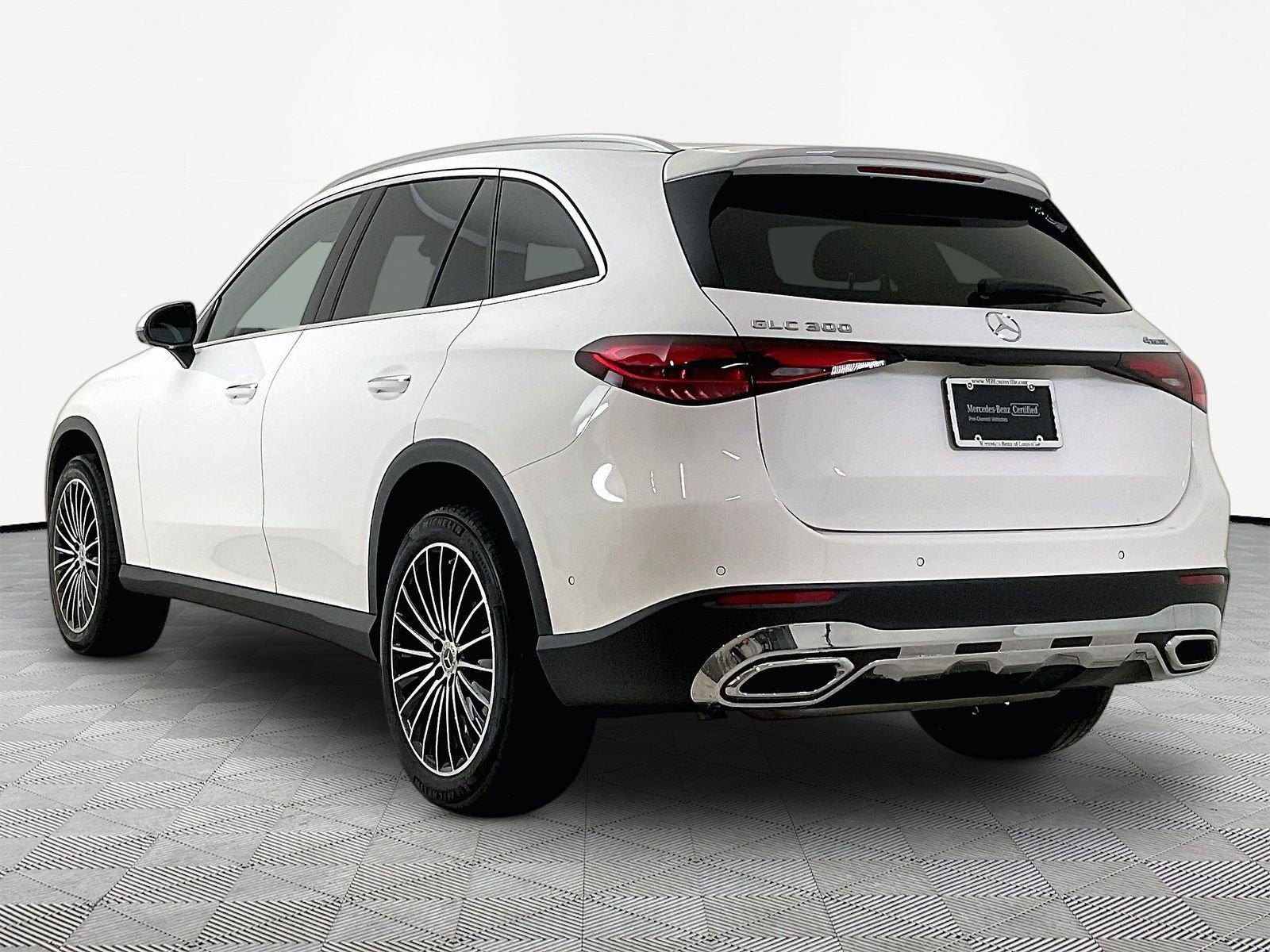 Used 2026 Mercedes-Benz GLC 300 4MATIC image 4