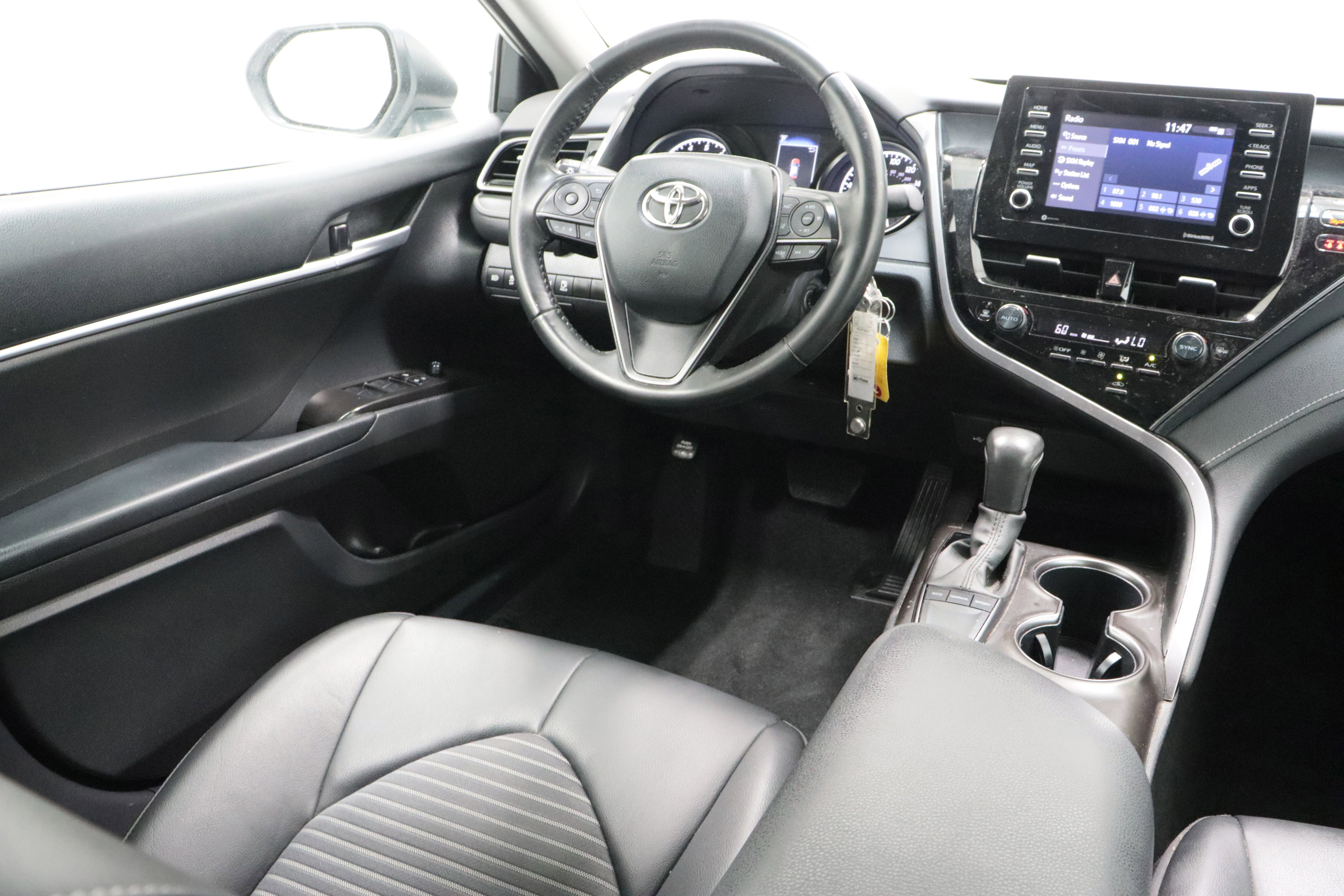 Used 2023 Toyota Camry SE image 28