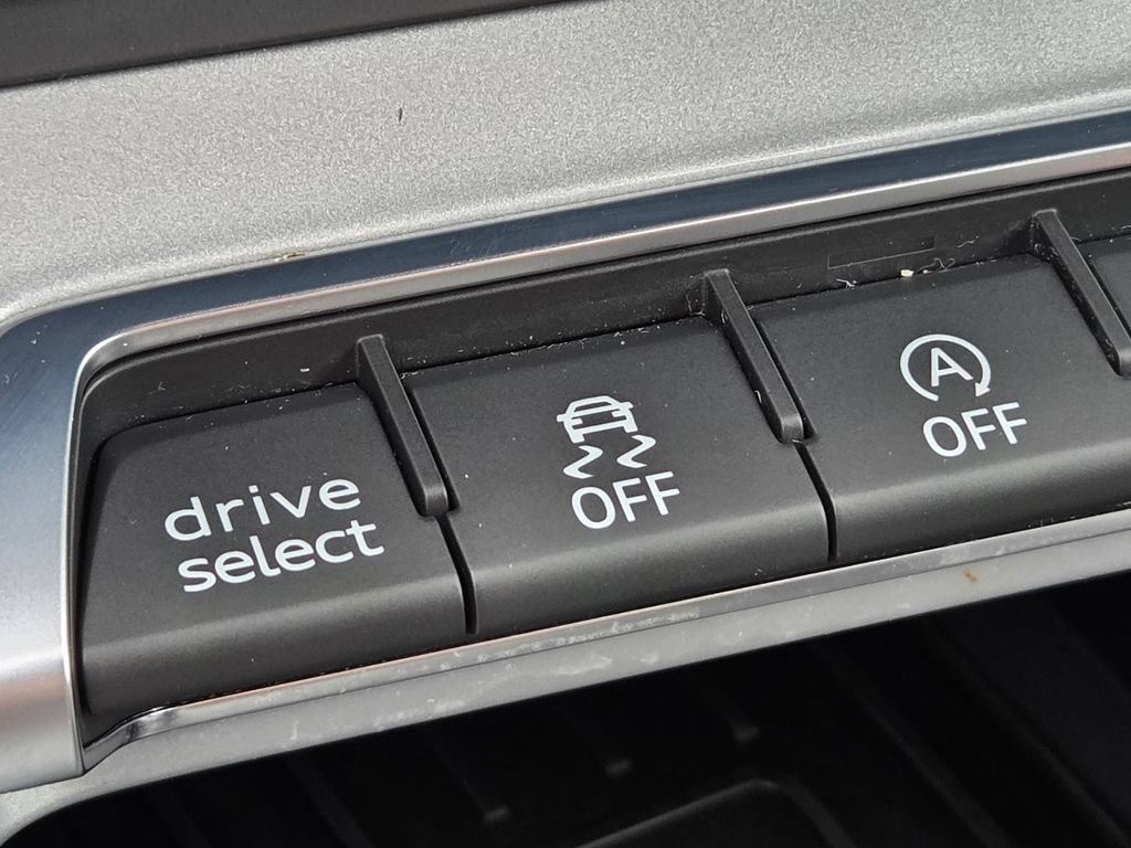 Used 2023 Audi Q3 2.0T Premium Plus AWD/4WD image 16