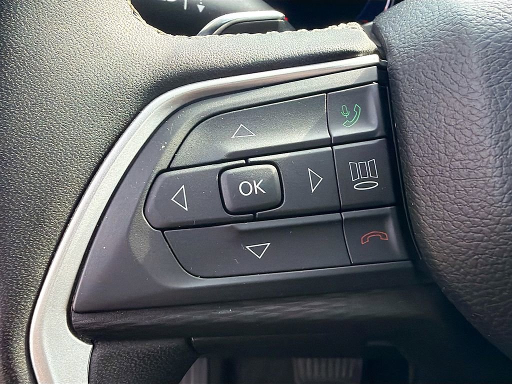 Used 2024 Jeep Grand Cherokee Altitude RWD image 35