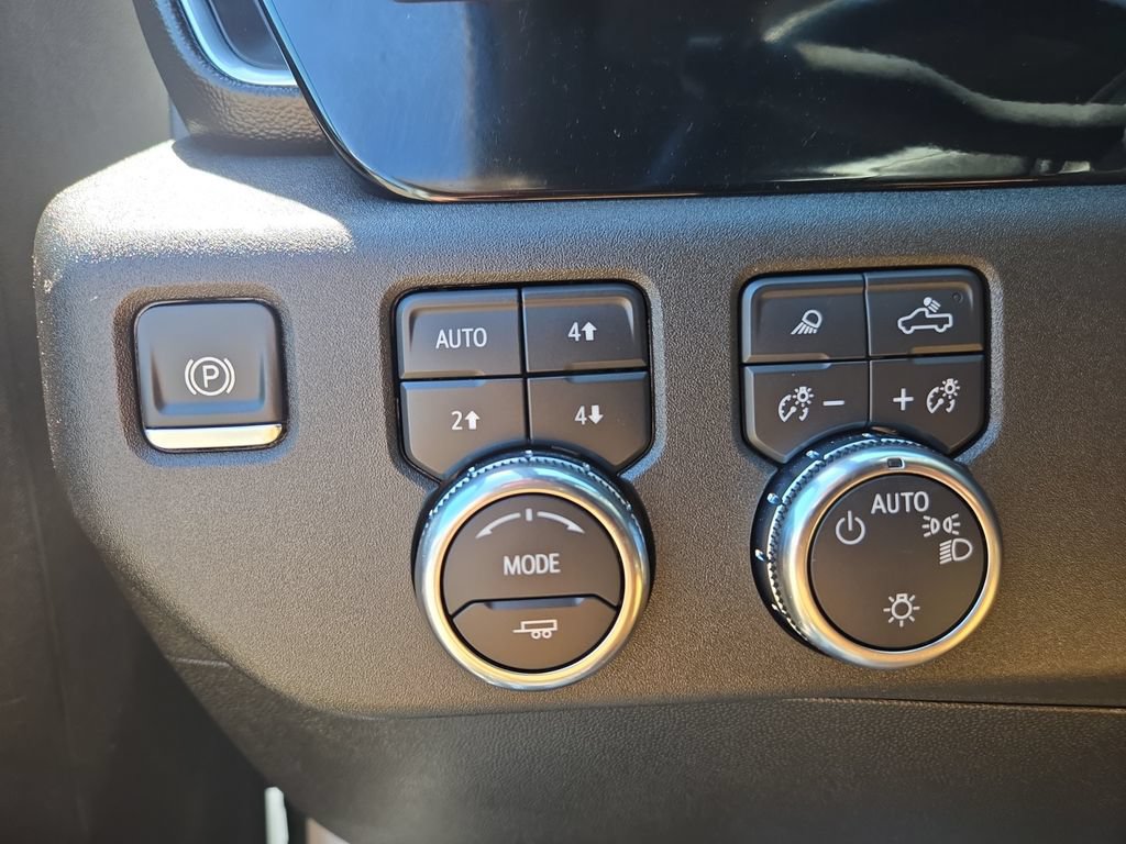 Used 2024 GMC Sierra 1500 SLE w/ Preferred Package AWD/4WD image 19