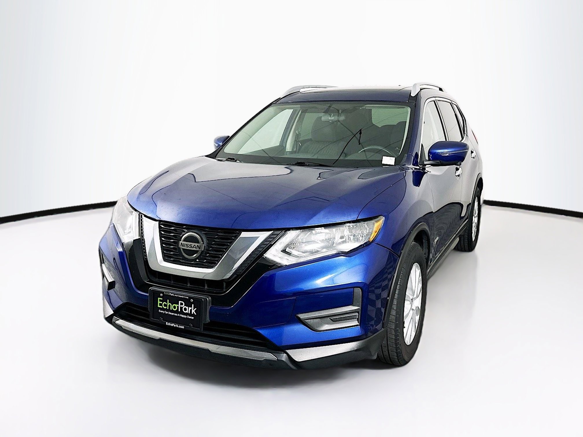 Used 2018 Nissan Rogue SV w/ Premium Package image 3