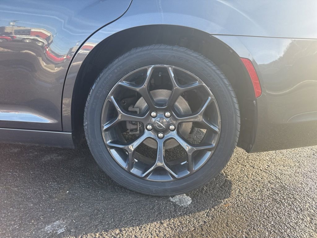 Used 2020 Chrysler 300 S RWD image 11