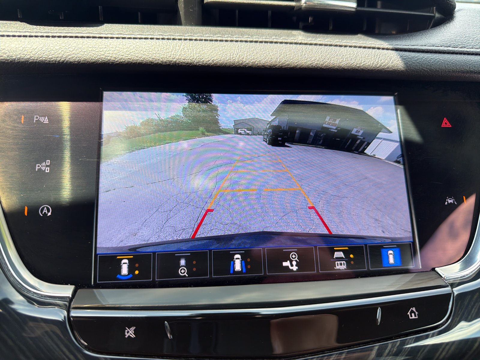 Used 2023 Cadillac XT6 Premium Luxury w/ Technology Package AWD/4WD image 21