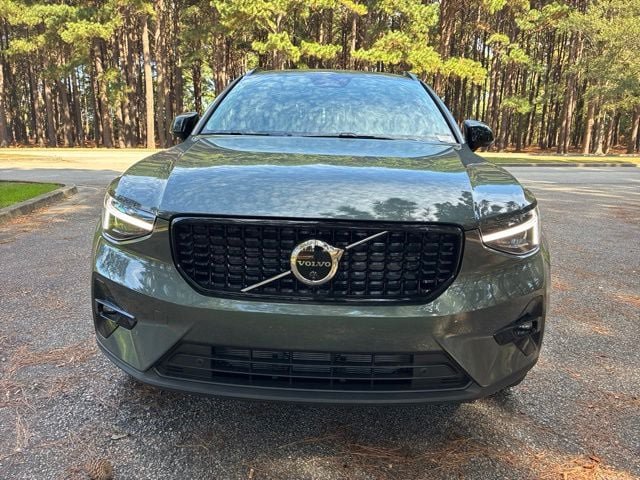 New 2026 Volvo XC40 B5 Plus w/ Protection Package Premier AWD/4WD image 2
