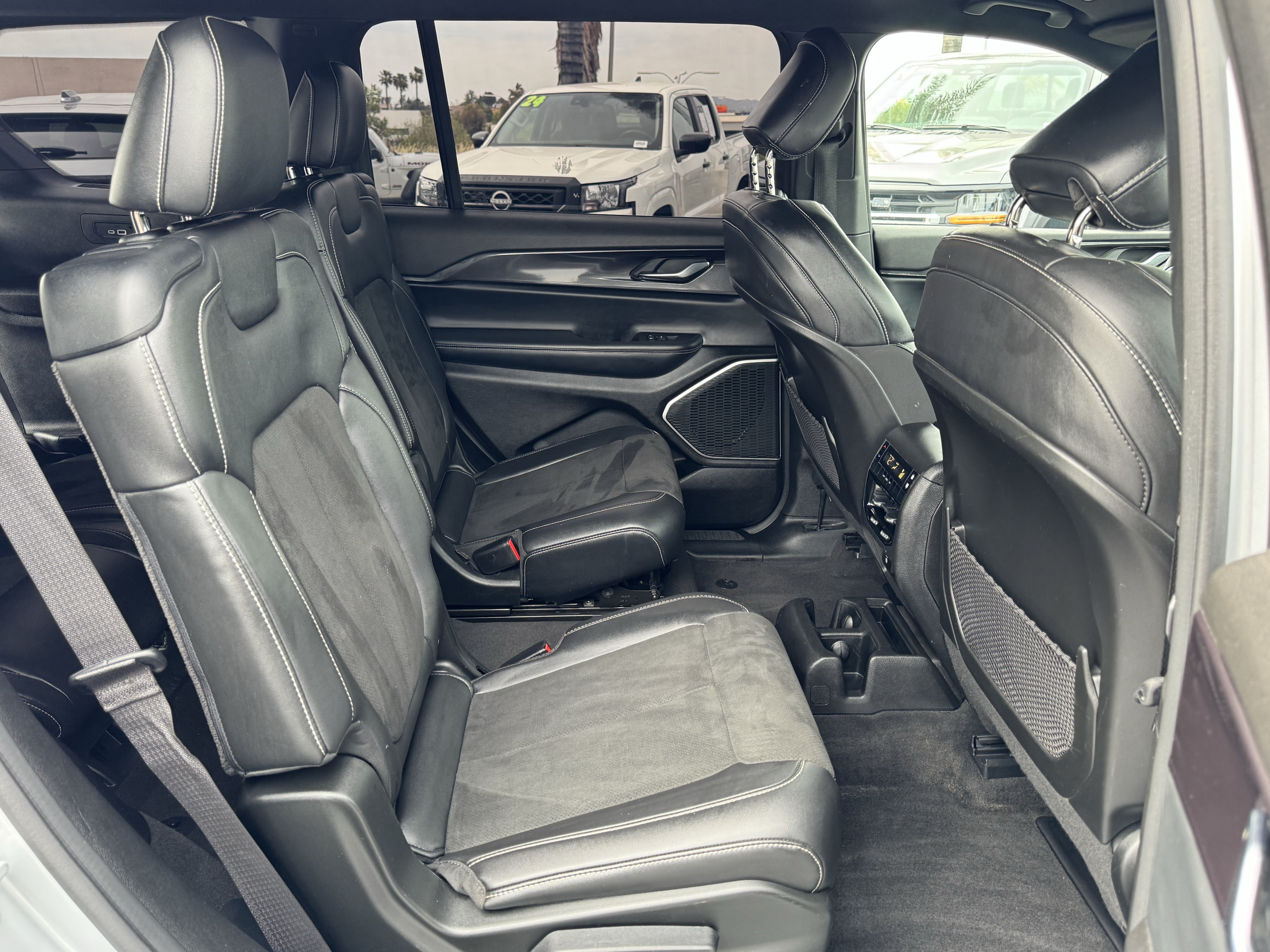 Used 2021 Jeep Grand Cherokee L Laredo AWD/4WD image 36