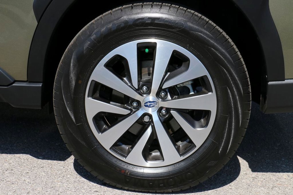 Used 2025 Subaru Outback Premium image 9