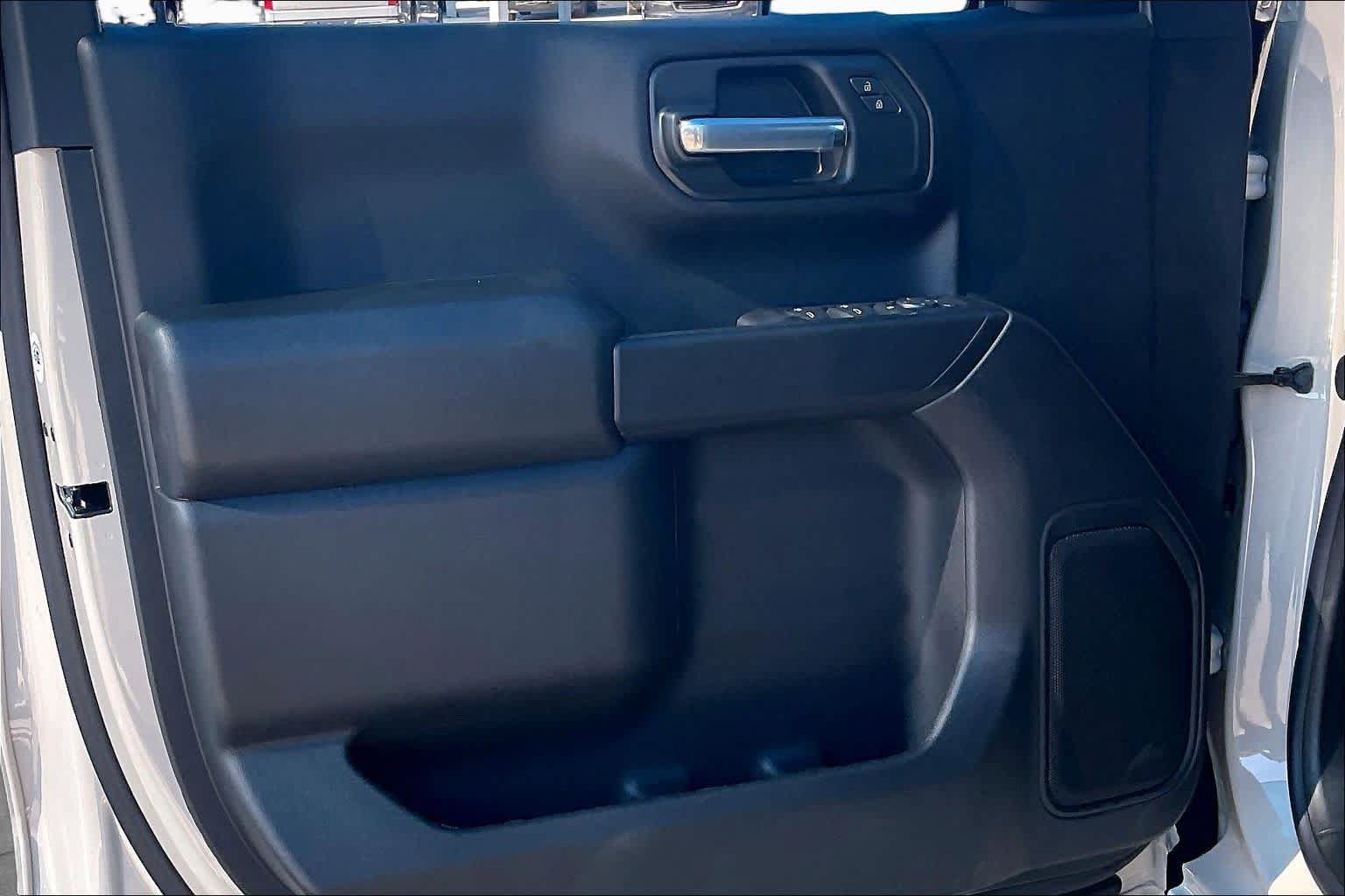 New 2026 Chevrolet Silverado 1500 Custom w/ Turbomax Blackout Package AWD/4WD image 10