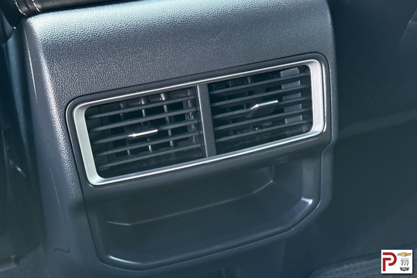 Used 2025 Volkswagen Atlas Cross Sport SE image 14