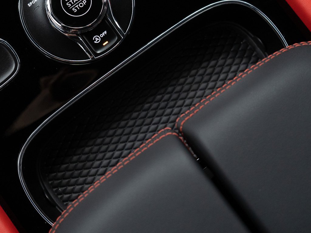 Certified 2025 Bentley Bentayga image 34