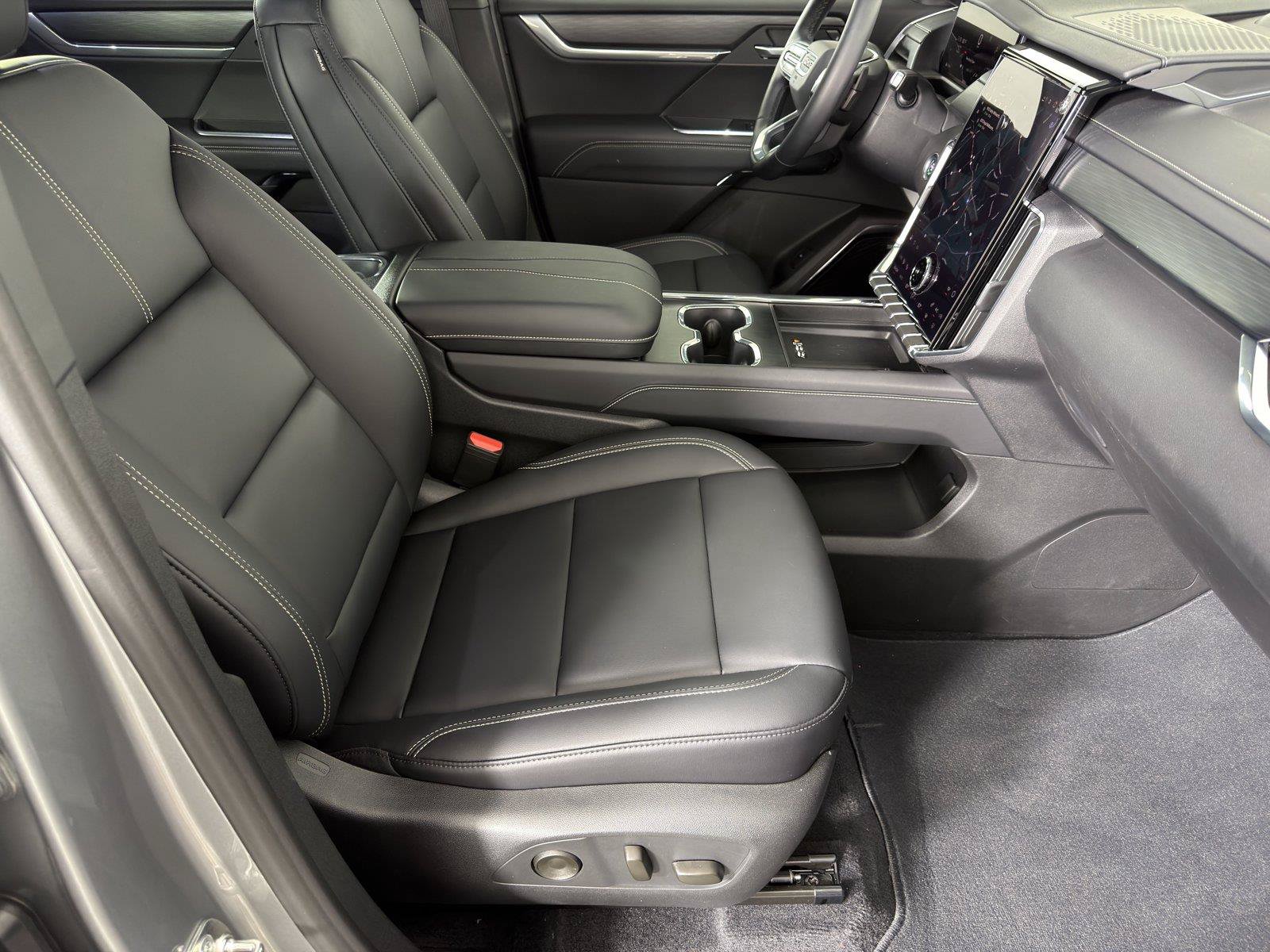 New 2026 GMC Acadia Elevation w/ Elevation Premium Package FWD image 11
