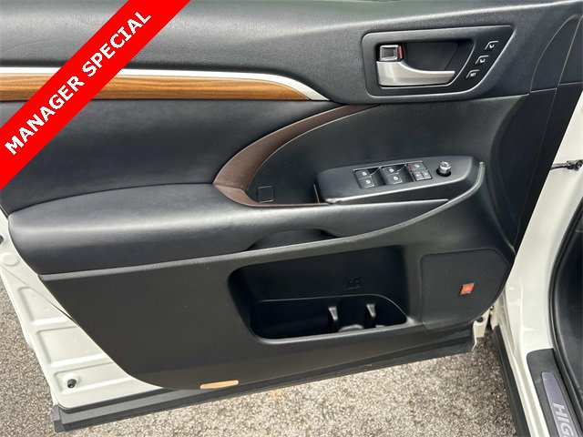 Used 2019 Toyota Highlander Limited Platinum image 18
