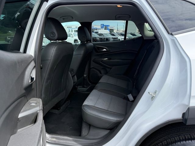 Used 2025 Chevrolet Trax LT FWD image 12