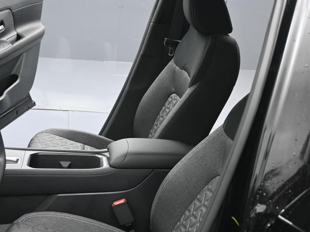 New 2026 Nissan Kicks SV w/ SV Premium Package AWD/4WD image 16