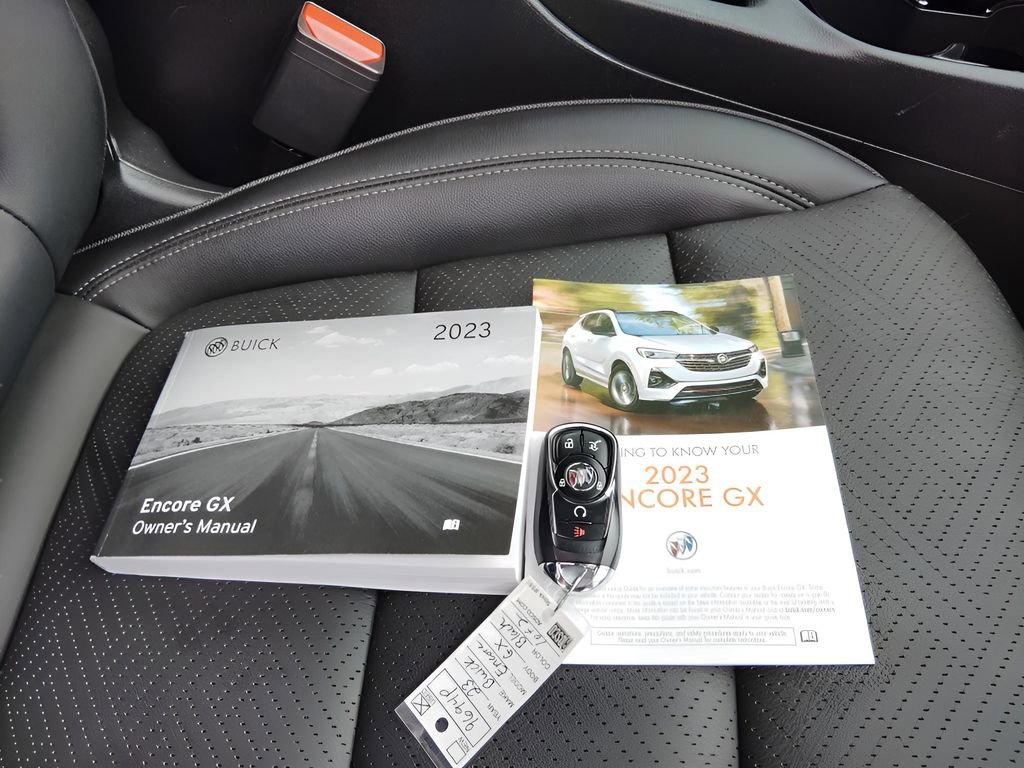 Used 2023 Buick Encore GX Essence FWD image 33