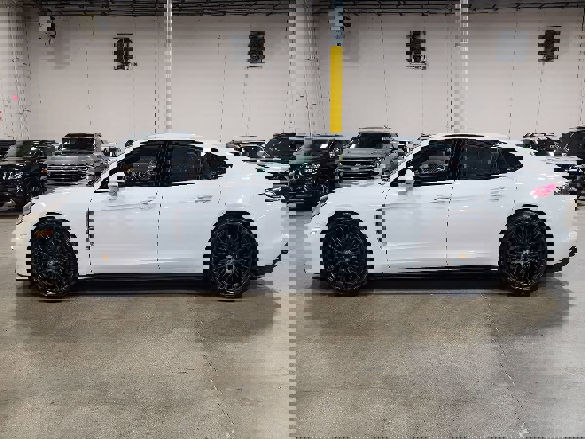 Used 2023 Porsche Panamera image 8