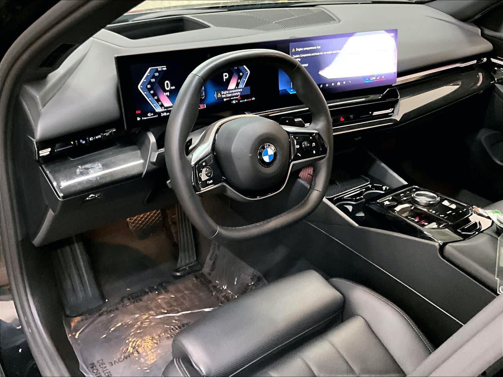 Used 2025 BMW 530i w/ Premium Package RWD image 17