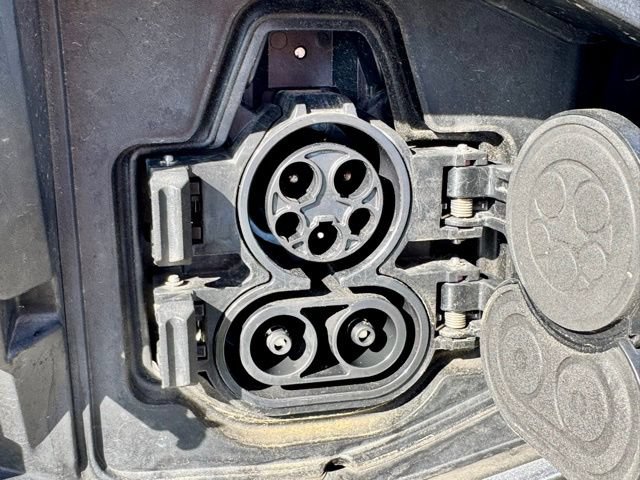 Used 2024 Nissan Ariya AWD image 13