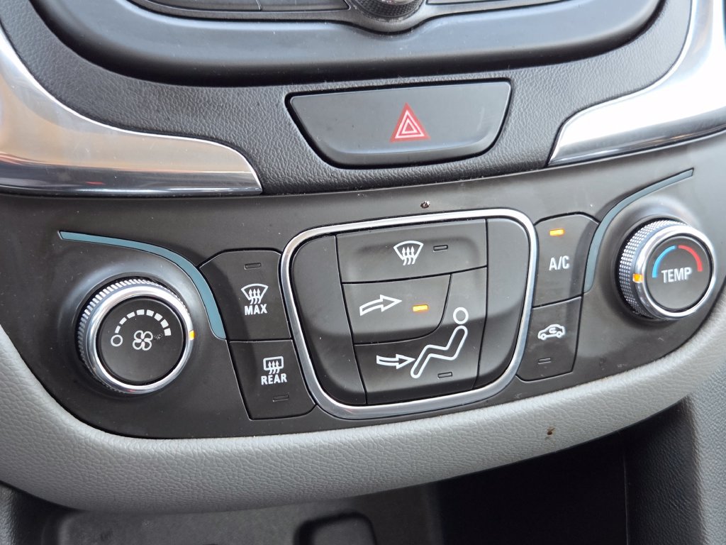 Used 2018 Chevrolet Equinox LS FWD image 30