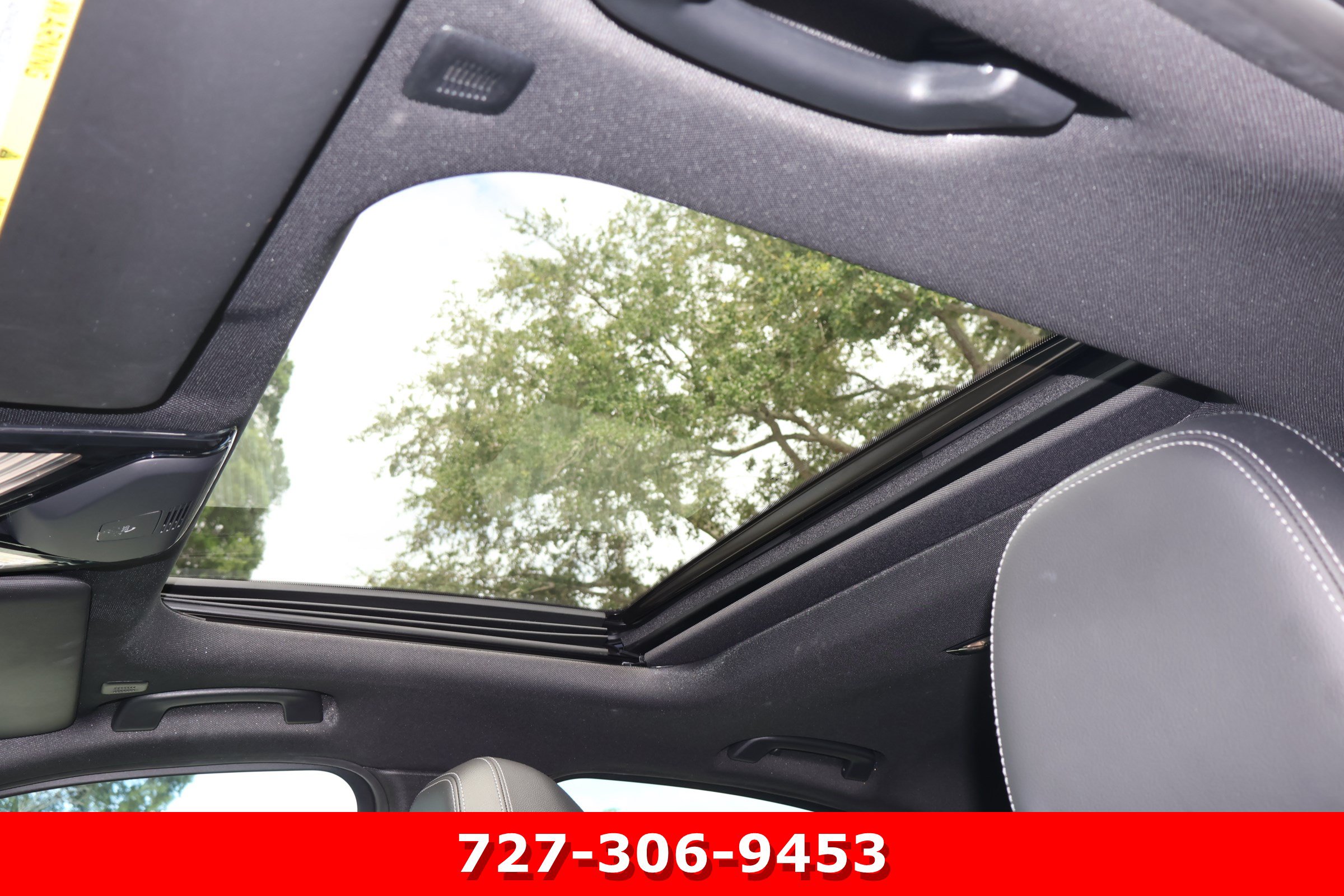 Used 2023 BMW 330i Sedan w/ Premium Package RWD image 5