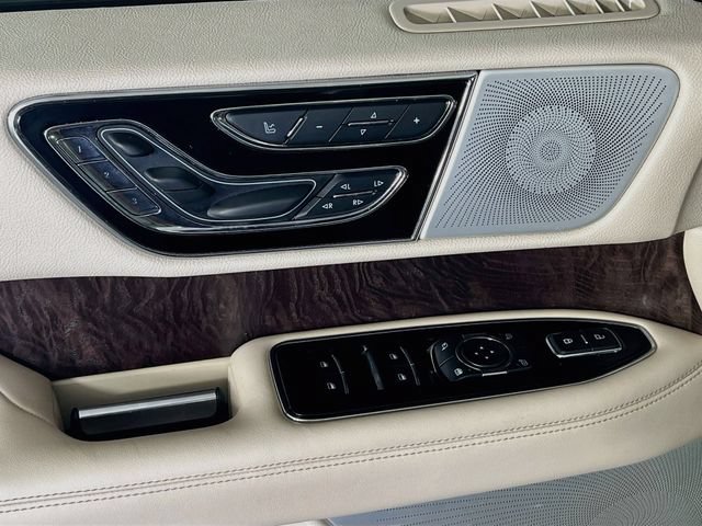 Used 2021 Lincoln Navigator Reserve w/ Luxury Package RWD image 12