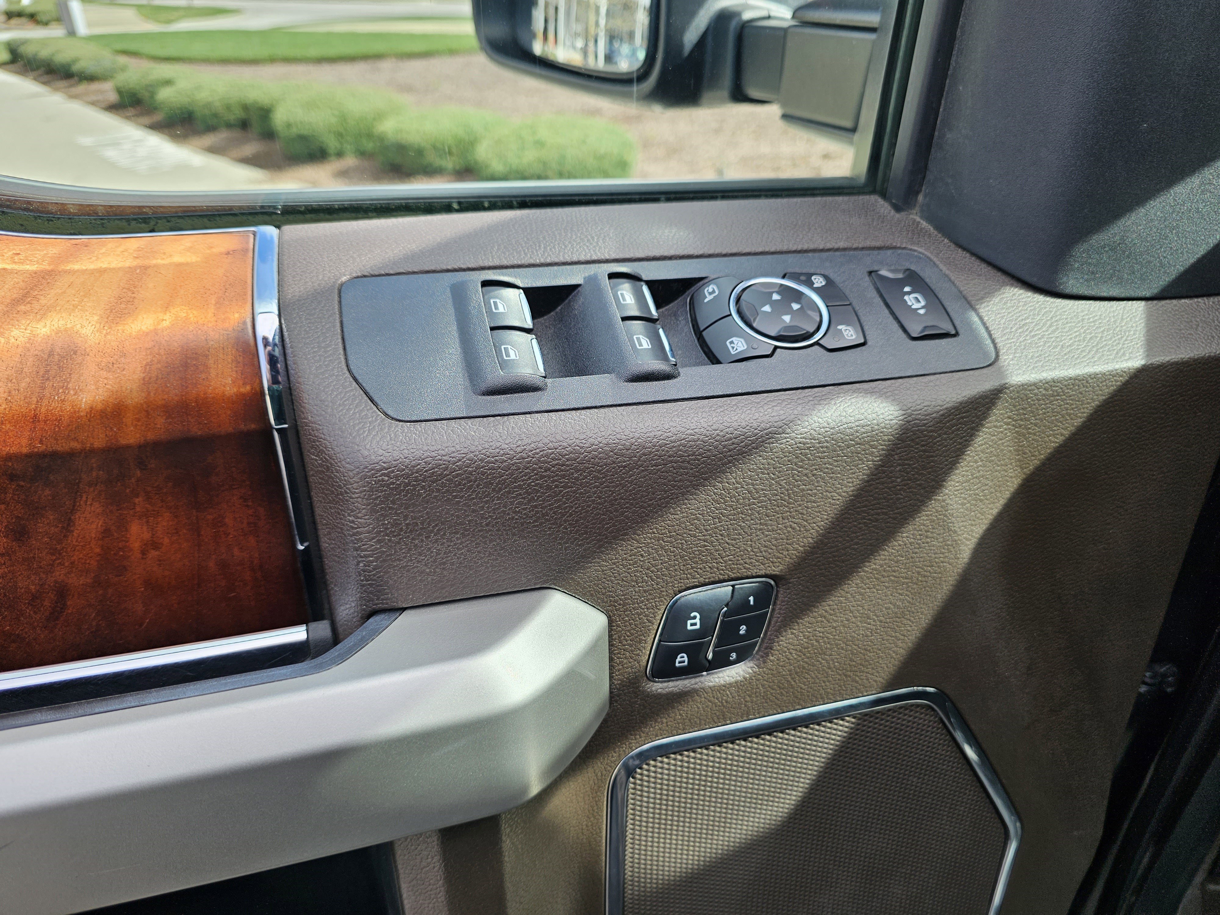 Used 2017 Ford F250 King Ranch w/ King Ranch Ultimate Package image 14