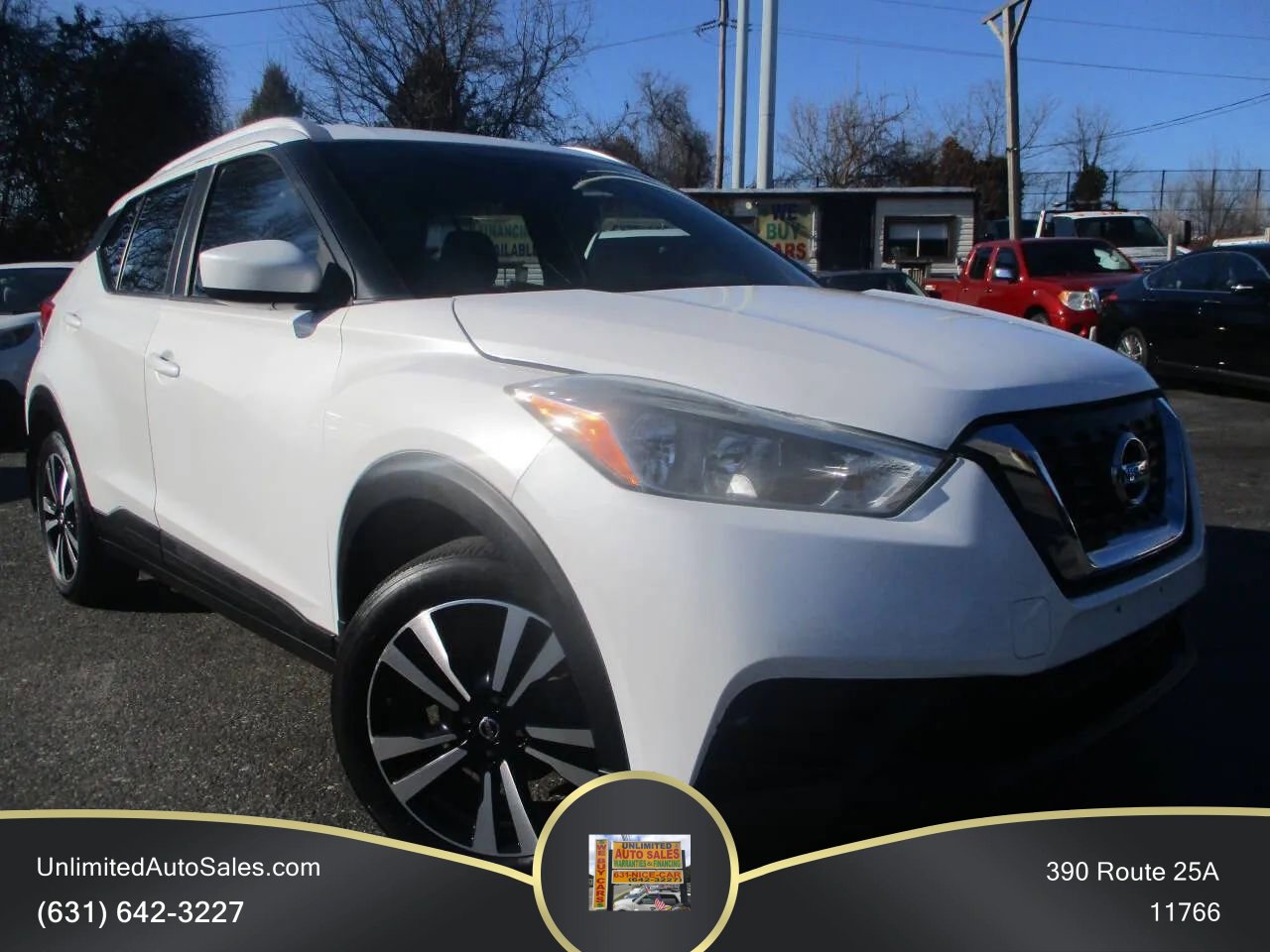Used 2018 Nissan Kicks SV FWD image 2
