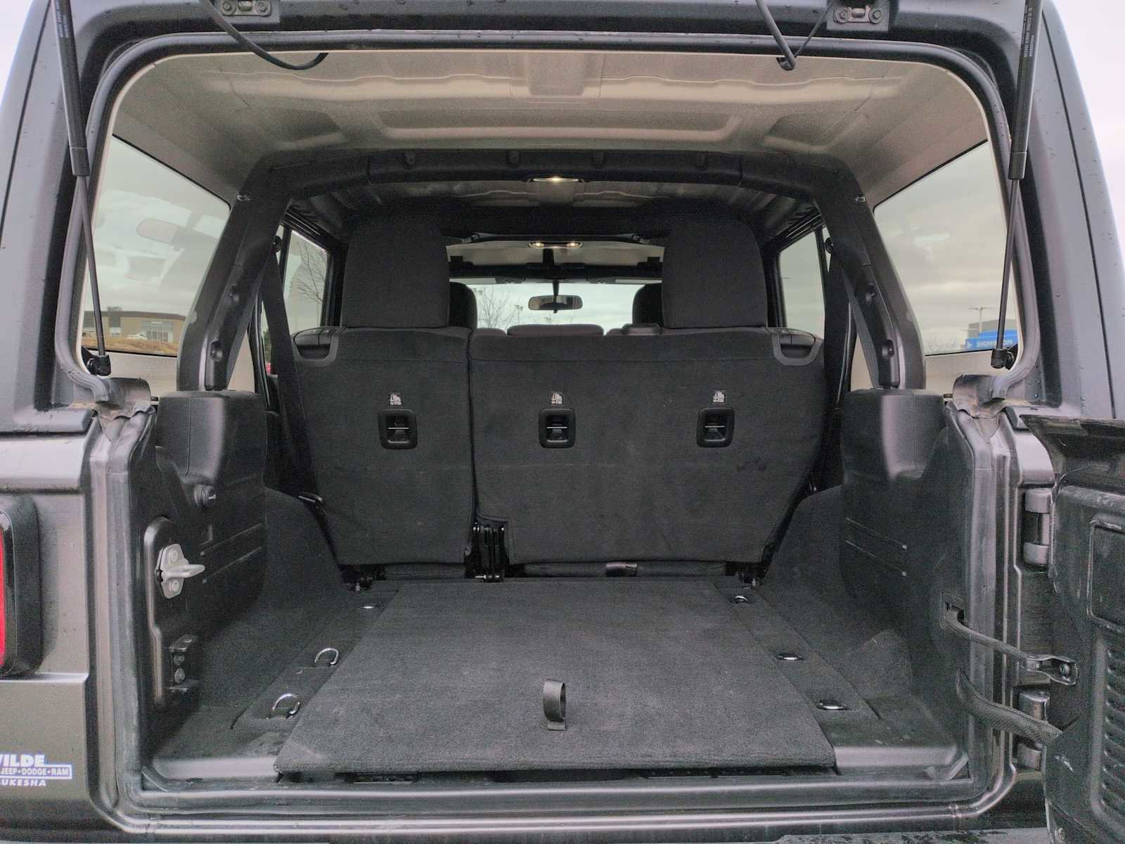 Used 2023 Jeep Wrangler Sport image 30