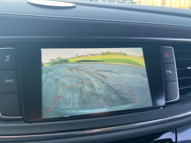 Used 2018 Buick Enclave Essence AWD/4WD image 24