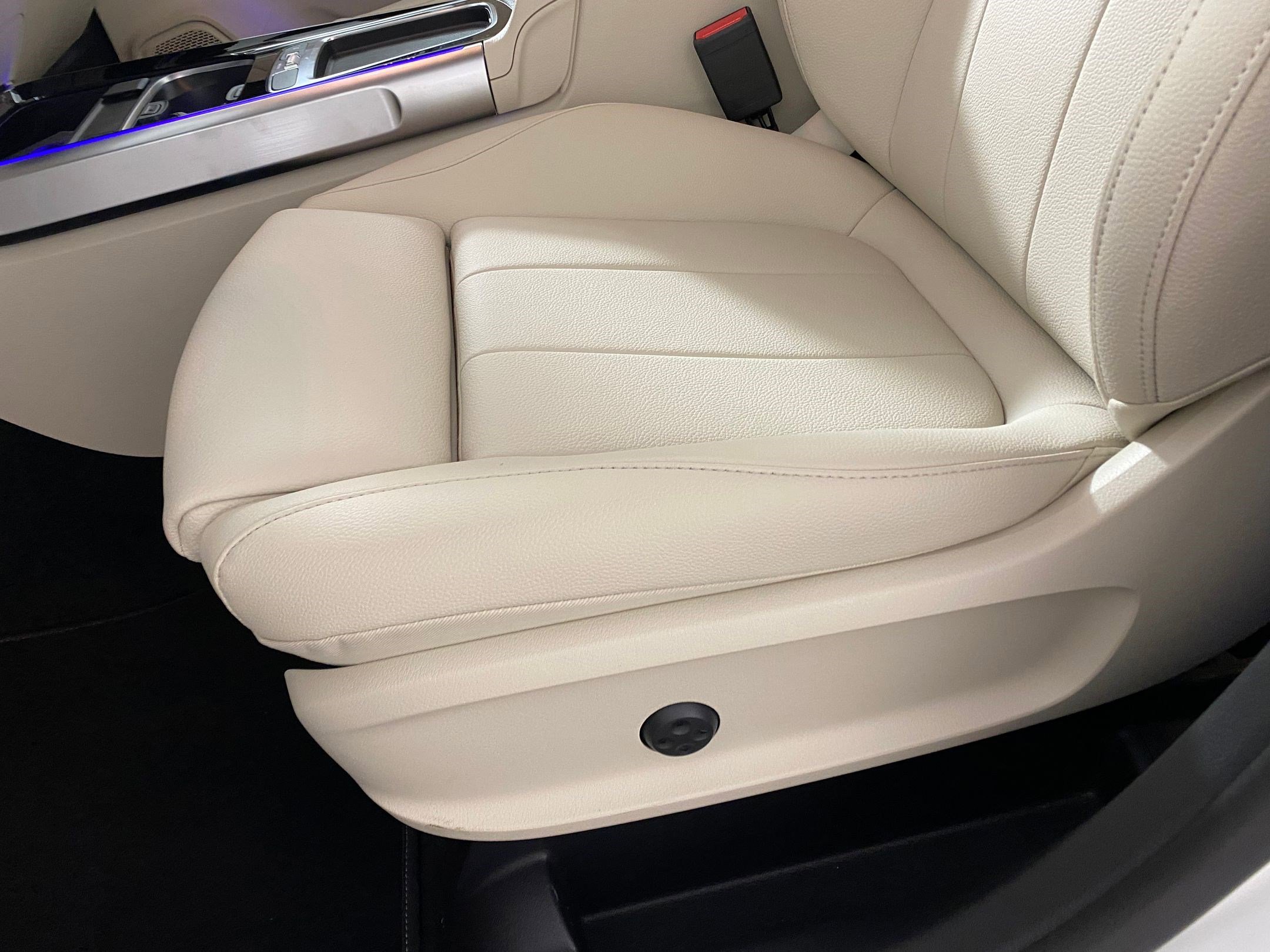 New 2025 Mercedes-Benz GLB 250 4MATIC image 12