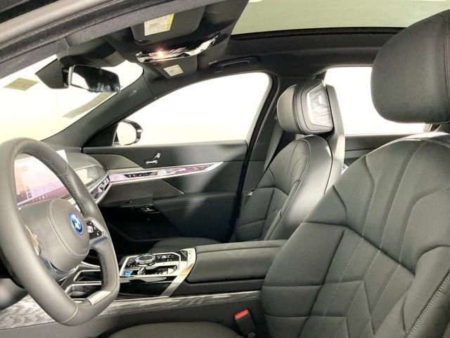 Used 2024 BMW i7 eDrive50 RWD image 27