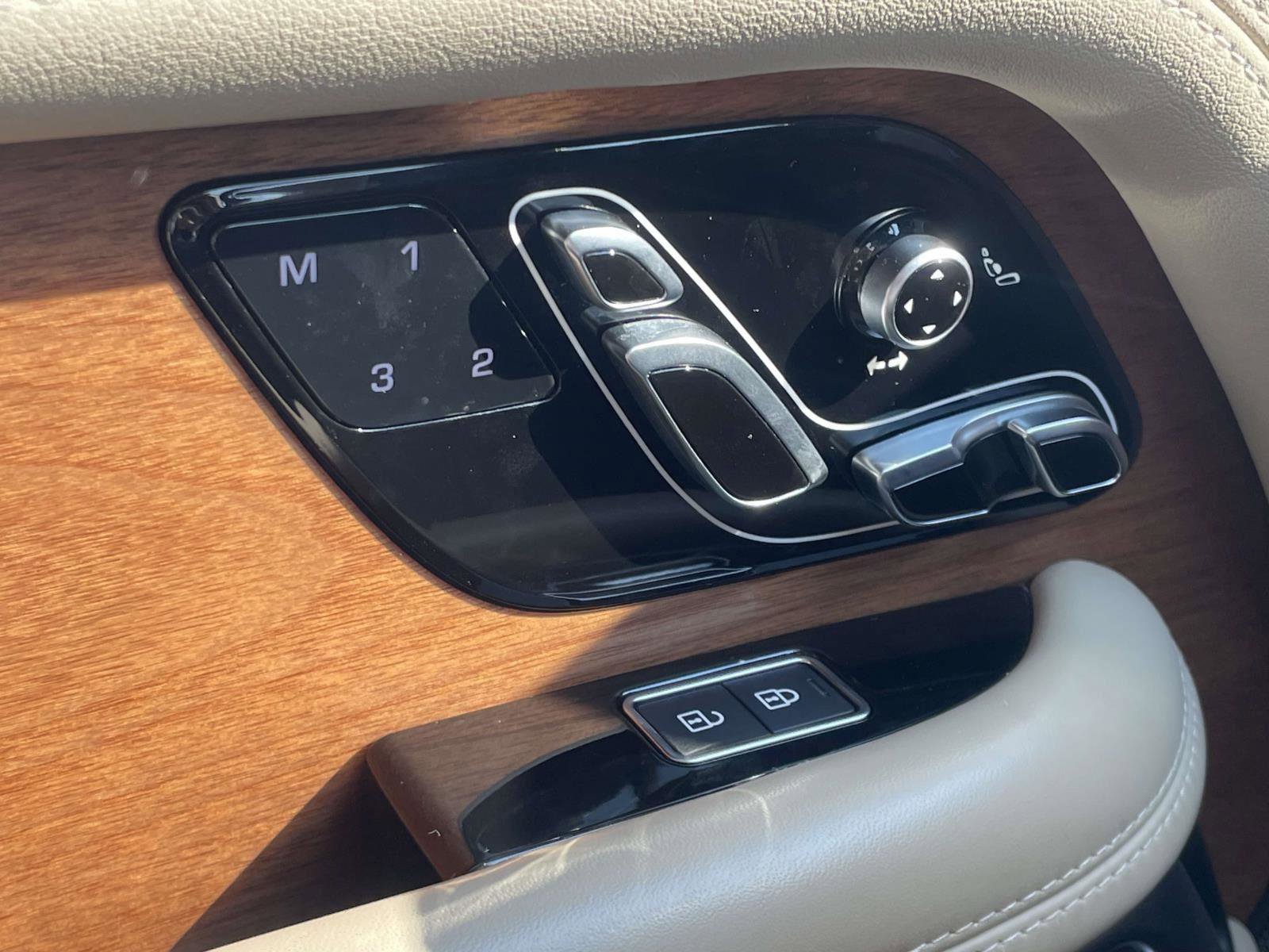 Used 2021 Land Rover Range Rover Westminster Edition image 3