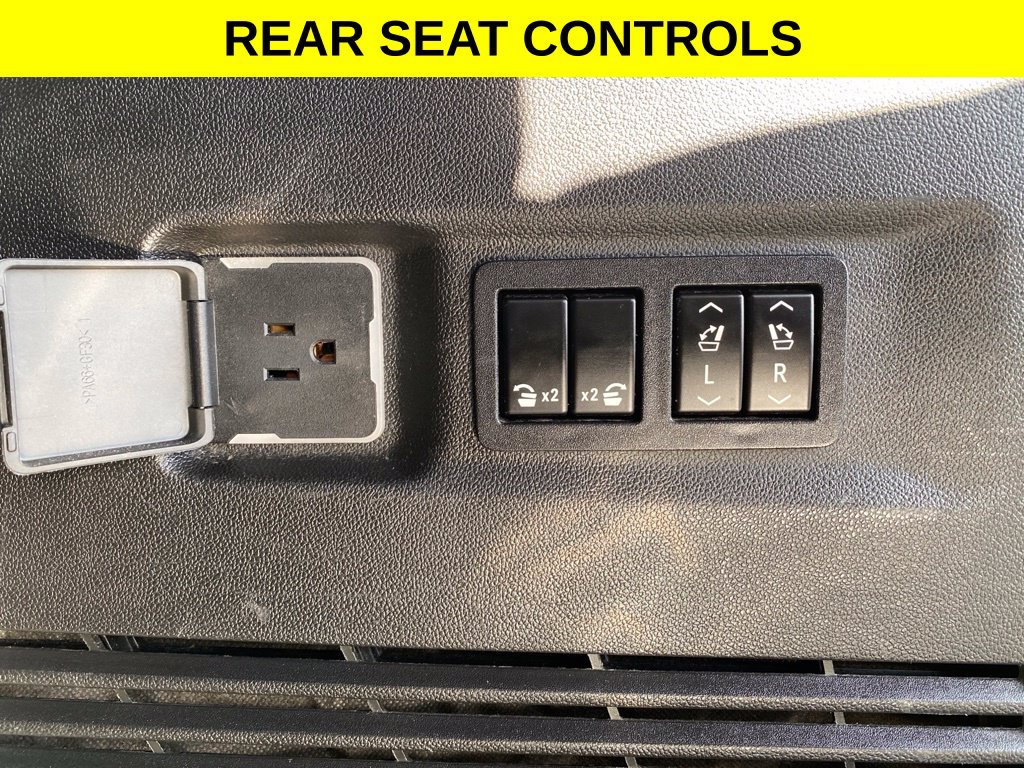 Used 2022 Chevrolet Suburban High Country AWD/4WD image 28