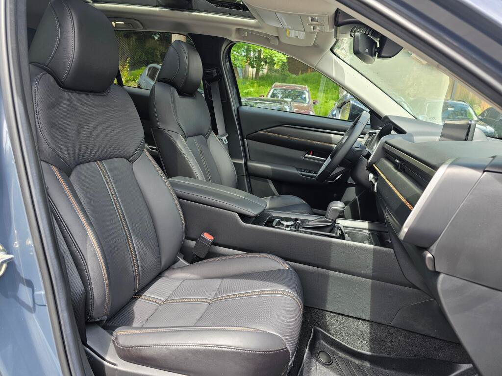 Certified 2025 MAZDA CX-50 AWD 2.5 Hybrid w/ Cargo Package image 11