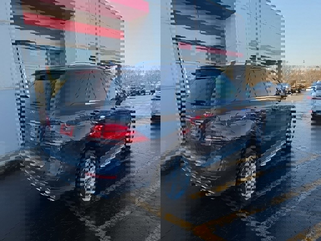 Used 2018 Mercedes-Benz GLE 350 4MATIC w/ Premium 2 Package image 3