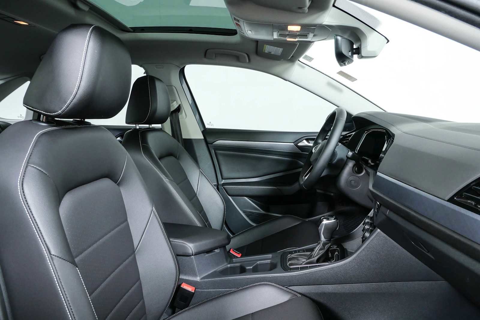 Used 2023 Volkswagen Jetta SE FWD image 20
