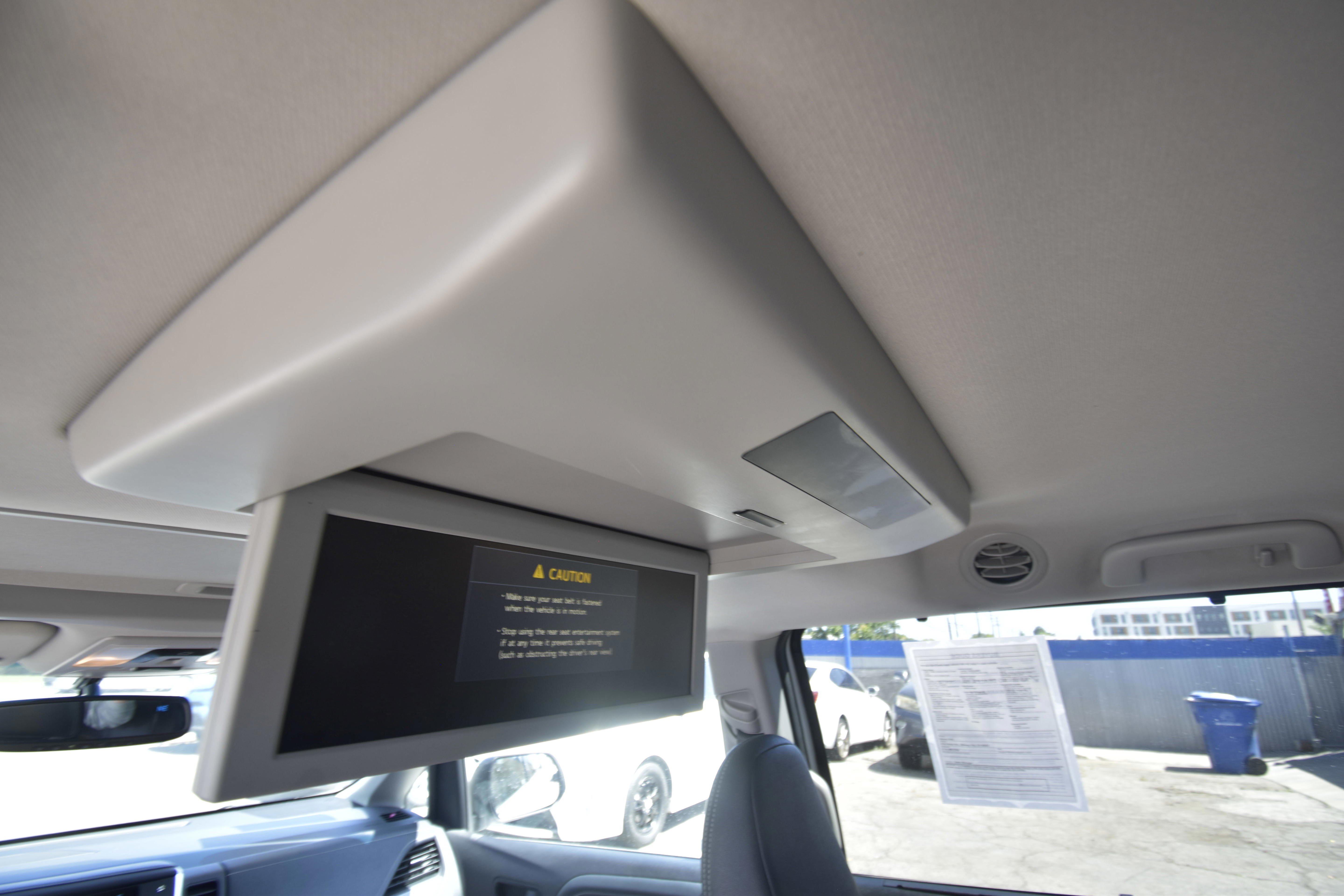 Used 2015 Toyota Sienna SE Premium FWD image 10