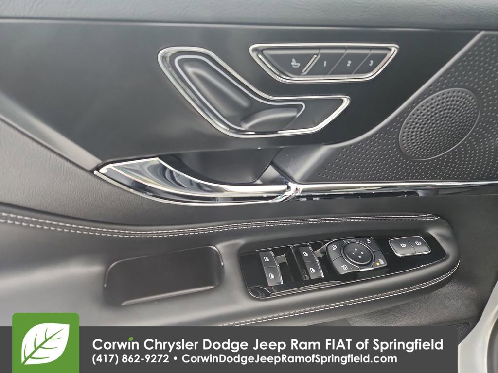 Used 2023 Lincoln Corsair AWD w/ Towing Package image 20