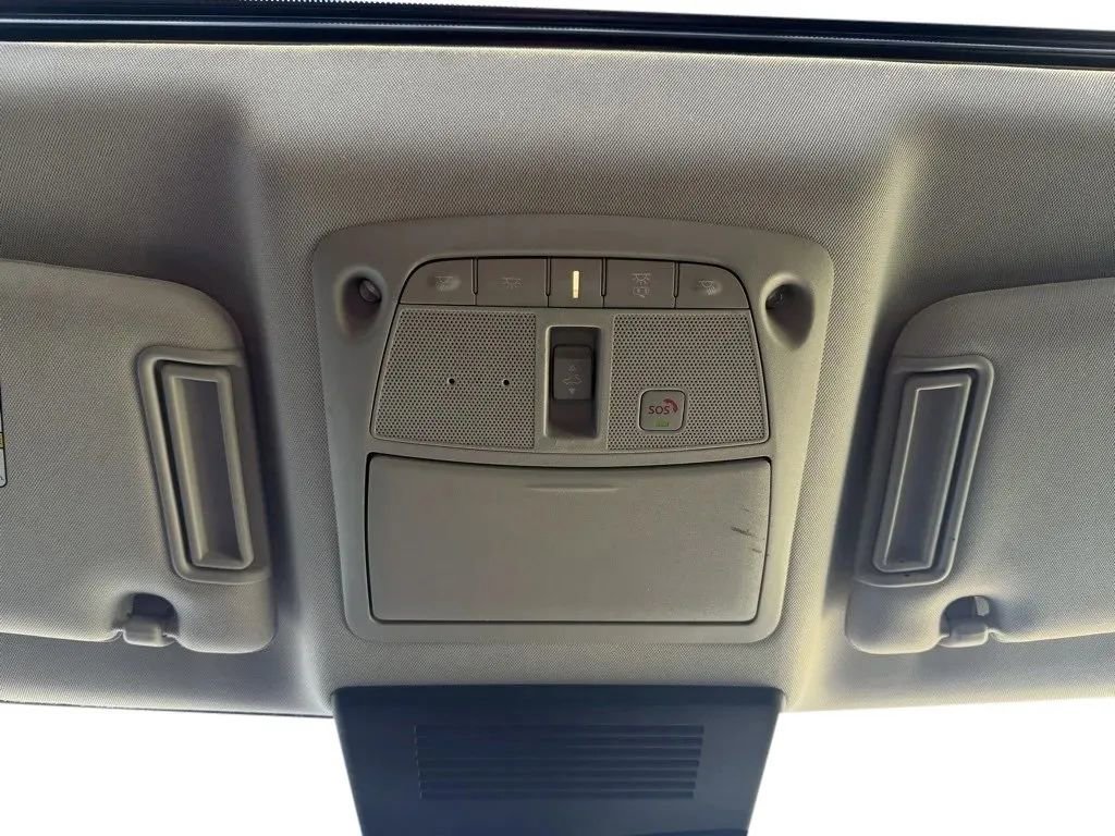 Used 2023 Nissan Armada SL w/ Captain's Chairs Package image 20