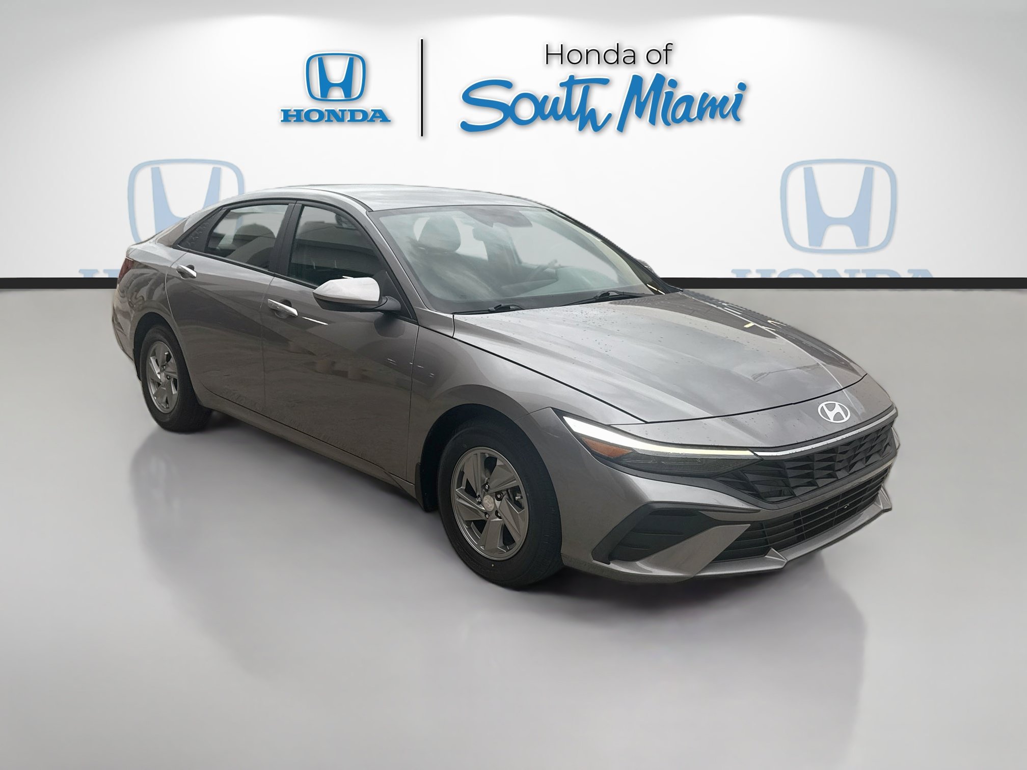 Used 2024 Hyundai Elantra SE