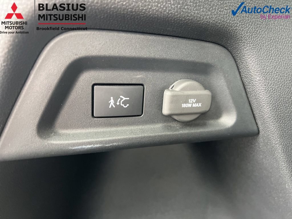 Used 2023 Honda Pilot Touring image 13
