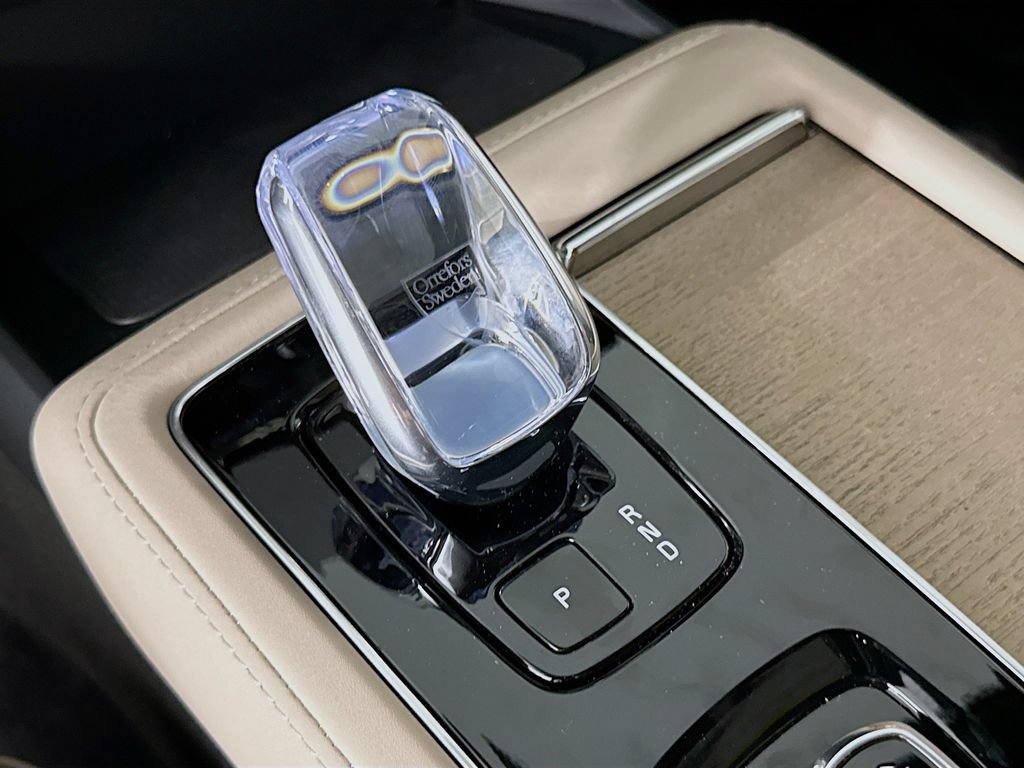 New 2026 Volvo XC90 B6 Plus w/ Protection Package Premier AWD/4WD image 17