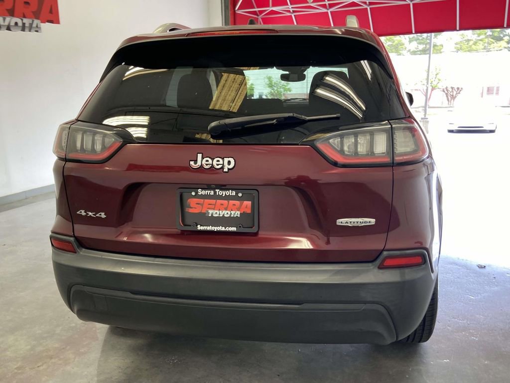 Used 2021 Jeep Cherokee Latitude AWD/4WD image 4